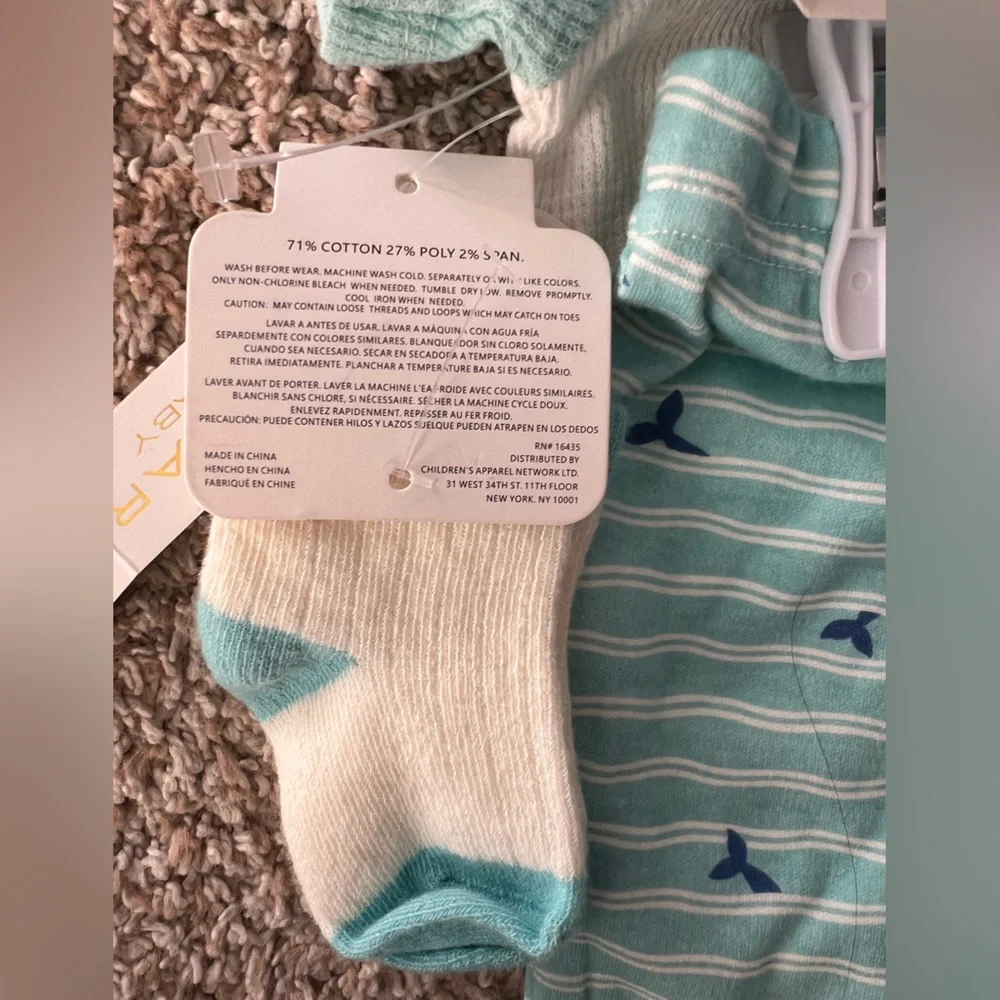 Tahari‎ Baby Mint and White Bodysuit Set Size 0-3 Months